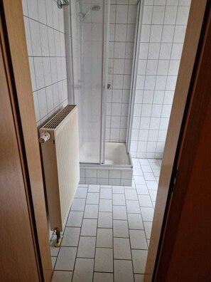 Toallas y papel de baño 