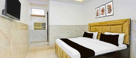 Deluxe Double Room, Balcony | Desk, free WiFi, bed sheets