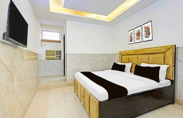 Dobbeltrom – deluxe, balkong | Skrivebord, wi-fi (inkludert) og sengetøy