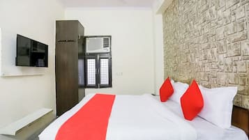 Habitación Deluxe doble, balcón | Escritorio y wifi gratis