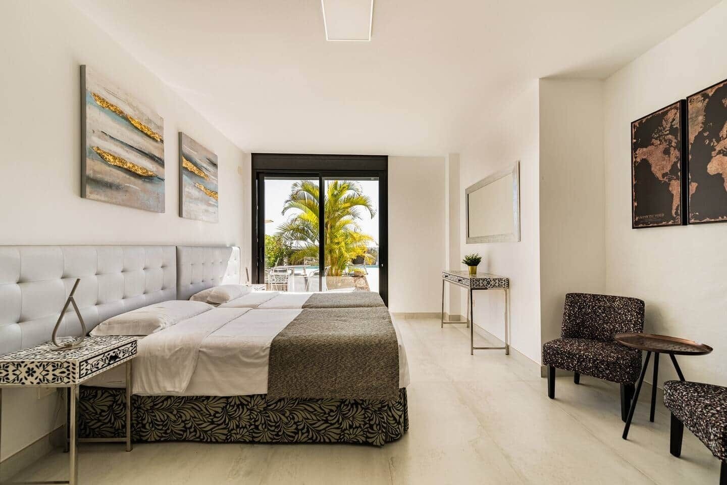 5 soverom, safe på rommet, strykejern/-brett og wi-fi