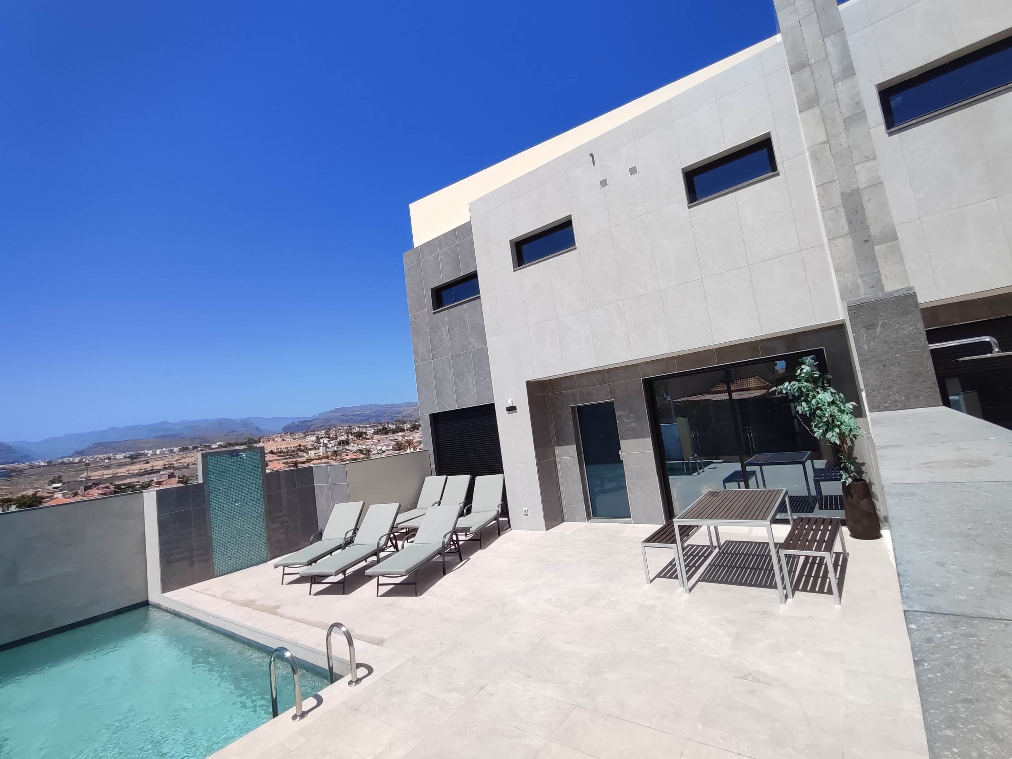 Et oppvarmet basseng