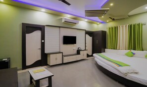 Luxury Suite | Desk, free WiFi - Hotel 98 Street (Bengaluru)