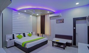 Superior Double Room | Desk, free WiFi - Hotel 98 Street (Bengaluru)