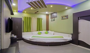 Luxury Suite | Desk, free WiFi - Hotel 98 Street (Bengaluru)
