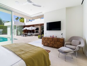 4 bedrooms, desk, iron/ironing board, free WiFi - Above Palm Springs Sanctuary | Old Las Palmas | Pool & Spa | Luxury (Palm Springs)