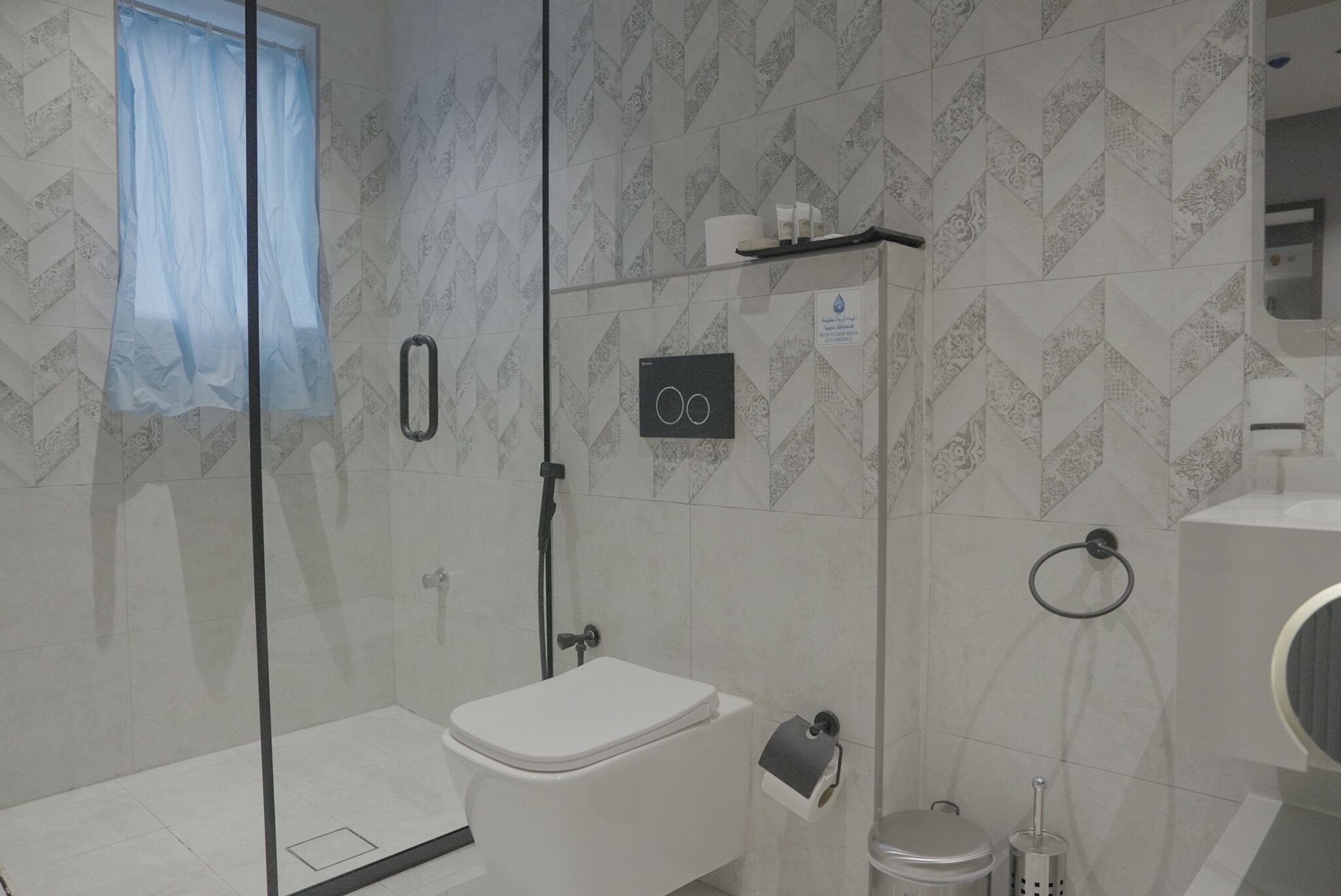 免费洗浴用品、吹风机、拖鞋、毛巾