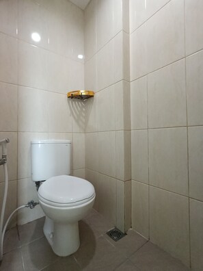 Bathroom - Apartemen Osaka Riverview by Linkara (Teluknaga)