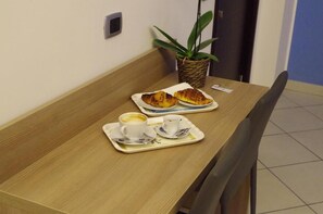 Dining - HOTEL V7 (Milano)