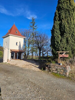 Property grounds - 🌿 Renovated dovecote with SPA & Pyrenees view - Pets welcome (Marliac)