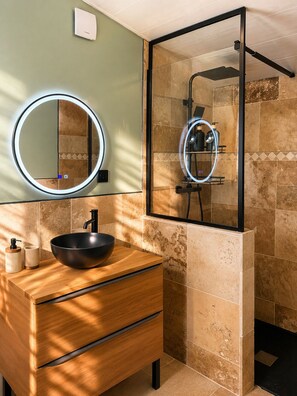 Shower, hair dryer, towels, soap