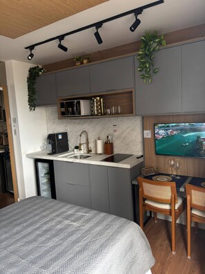 Studio, 1 Bedroom, Accessible, Balcony | Interior - Barragoldstudio Vistamar Piscina Rooftop (Salvador)