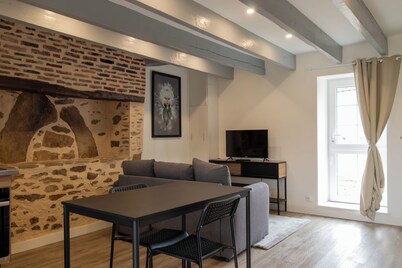 Quiet duplex gite near Zenith and clinic
