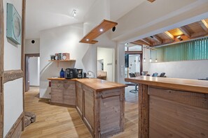 Lobby - Apartment 'Schwarzwald-Lodge – Dog-Friendly' with Private Terrace, Garden & Wi-Fi (Kappelrodeck)