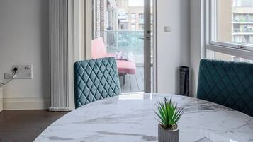 Apartment, 1 Bedroom, Accessible, Balcony | Interior