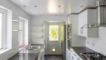 House, 3 Bedrooms, Accessible, Patio | Interior