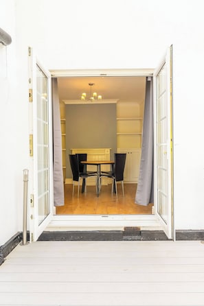 House, 3 Bedrooms, Accessible, Patio | Interior - Elegant 3BR Victorian Retreat, Free Parking (Kingston Upon Thames)