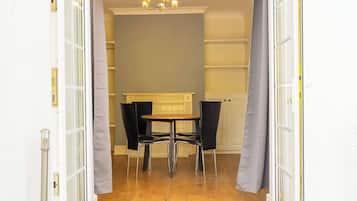 House, 3 Bedrooms, Accessible, Patio | Interior