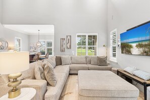 Smart TV, offices, computer monitors - Beach Villa on Golf Course - Two Golf Carts, Near Beach, Pool, Baytowne Wharf (Miramar Beach)
