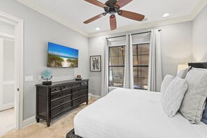3 bedrooms, desk, iron/ironing board, free WiFi - Beach Villa on Golf Course - Two Golf Carts, Near Beach, Pool, Baytowne Wharf (Miramar Beach)