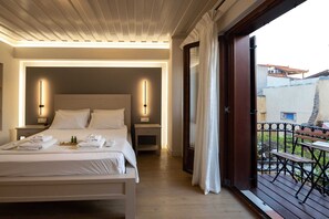 Iron/ironing board, travel cot, free WiFi, bed sheets - Hanim Boutique | Old Town lux Studio with hot tub, Studio (Chania)