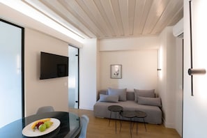 Smart TV - Hanim Boutique | apt with Private Terrace, Apartment (Chania)