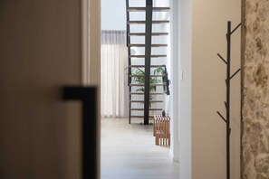 Interior - Hanim 2BR Loft Apartment - Garden & Indoor Parking (Chania)