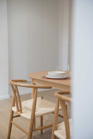 Dining - Hanim 2BR Loft Apartment - Garden & Indoor Parking (Chania)