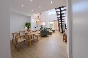 Dining - Hanim 2BR Loft Apartment - Garden & Indoor Parking (Chania)
