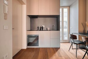 House - w Modern 1BR w Balcony in Porta Venezia (Milan)