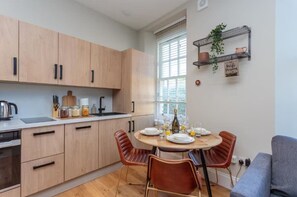 Apartment - 2bed 2bath Apartment Beneath Edinburgh Castle (Edinburgh)