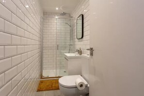 Apartment | 2 bedrooms - 2bed 2bath Apartment Beneath Edinburgh Castle (Edinburgh)