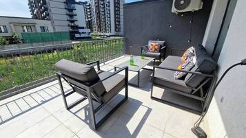 Apartment, 1 Bedroom, Accessible, Smoking | Balcony