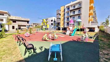 Apartment, 1 Bedroom, Accessible, Smoking | Children's area
