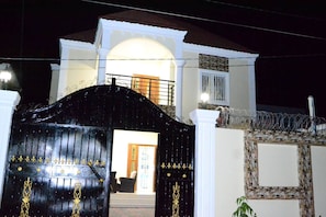 Villa, 4 Schlafzimmer, Raucher | Außendetails