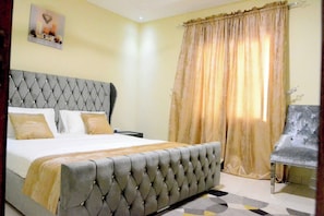 Villa, 4 Bedrooms, Smoking