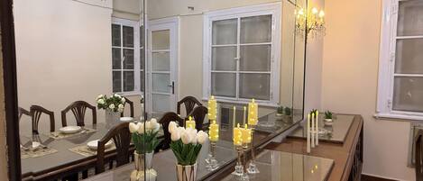 Deluxe Apartment, 3 Bedrooms, Balcony, City View | Dining