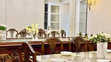 Deluxe appartement, 3 slaapkamers, balkon, uitzicht op stad | Dineren