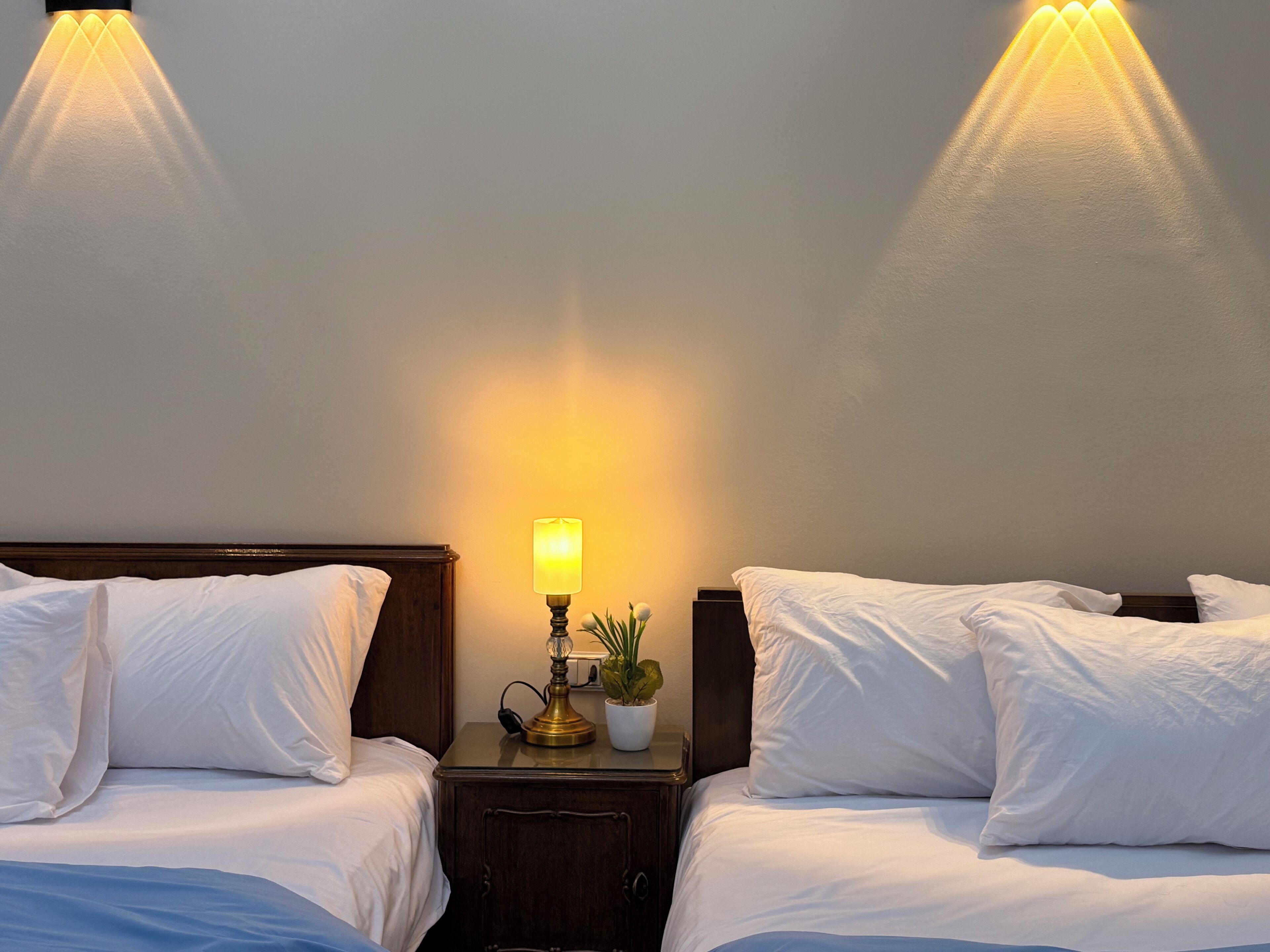 Deluxe appartement, 3 slaapkamers, balkon, uitzicht op de stad | Lakens van Egyptisch katoen, luxe beddengoed, individueel gemeubileerd