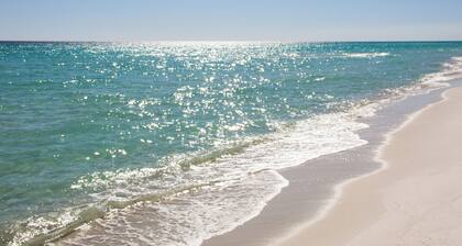 Beachfront Townhome! GO-JO Getaway! Coastal Comfort, 2BR Sleeps 6