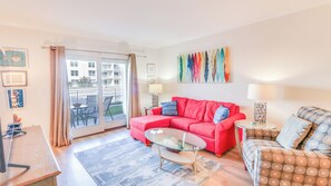 Smart TV - Beautiful Condo with an Ocean View | Steps from Pool & Beach (New Smyrna Beach)