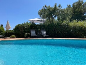 Outdoor pool - Splendid villa 250m2, sea view, swimming pool. (Rayol-Canadel-sur-Mer)