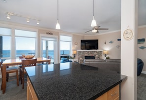 Interior - Promo! Third Floor Condo, Oceanfront, Private Hot Tub, Pool, and Free Wifi! (Lincoln City)