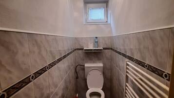 Room, 2 Bedrooms, Smoking | Bathroom