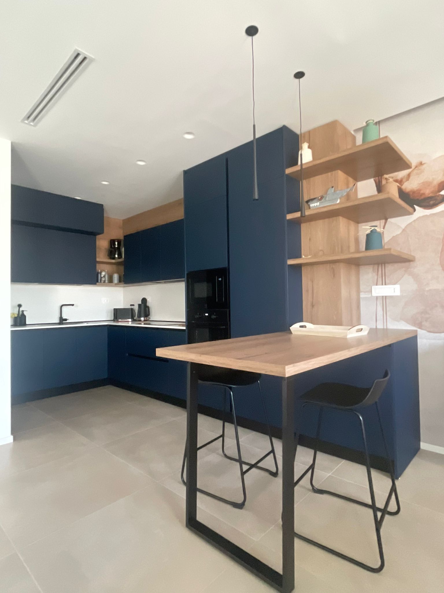 Microonde, forno, piano cottura, lavastoviglie