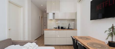 Fer et planche à repasser, Wi-Fi, literie fournie