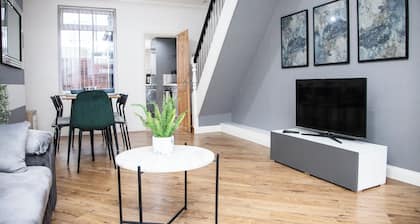 Peaceful 2-Bed House | Short and Long stay | Parking