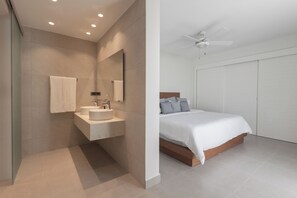 2 chambres, fer et planche à repasser, lit parapluie, Wi-Fi gratuit