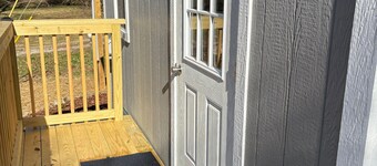 Cozy 1-bedroom studio on beautiful Deep Creek near Great Smoky Mtns. Park