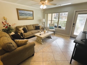 公寓式客房, 2 间卧室 | 起居区